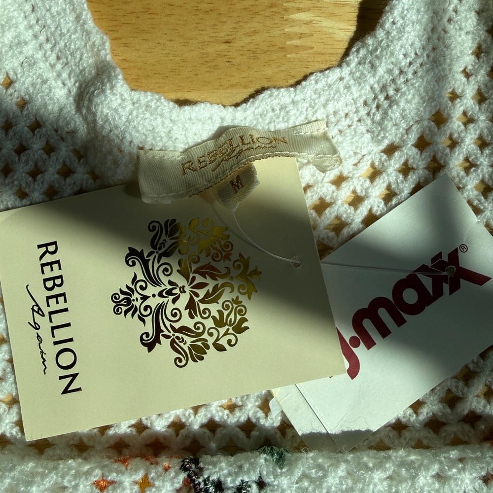 T.J.Maxx White Crocheted Floral Embroidered Tank - Picture 4 of 7
